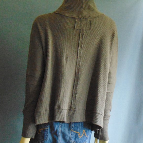 Free People NWT Charcoal Gray Ribbed Hi Lo Raw Hem Turtleneck Top Sm - Picture 6 of 10